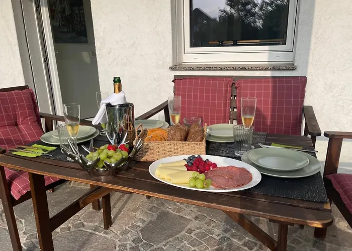 4 Bedrooms, 2 Bathrooms, Kitchen, Terrace - 10 Min To Fairground * Düsseldorf